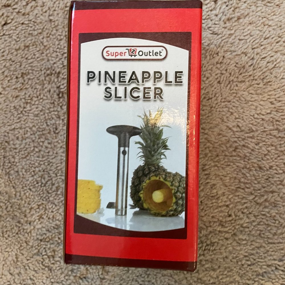 NEW Super Outlet Pineapple Slicer